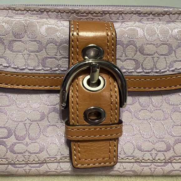 Coach Soho Signature Lavender and Brown Buckle Wristlet - Picture 3 of 12